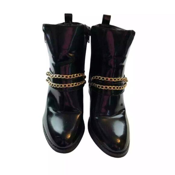 Koi Couture Womens Black Faux Patent Leather Chain Zip Ankle Boots Heeled Size 6 - Picture 2 of 7